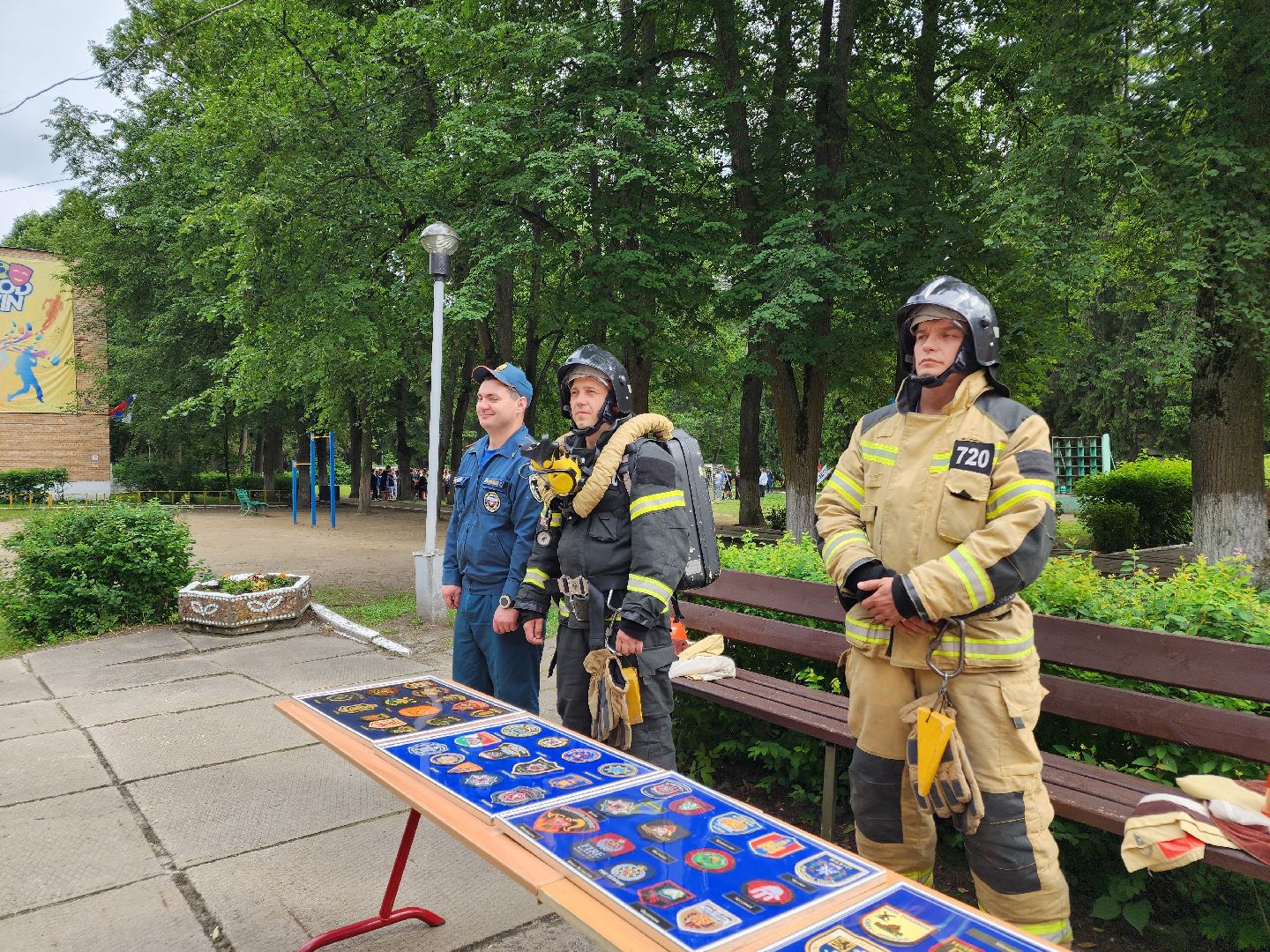 чехов, детский лагерь звездочка, день безопасности, правила поведения на воде, пожарная безопасность, мчс, гимс,   вдпо,  чеховспас, профилактика, брошюры и памятки, урок безопасности, викторины, интерактив, демонстрация пожарной техники, оборудование и снаряжение, мороженое,