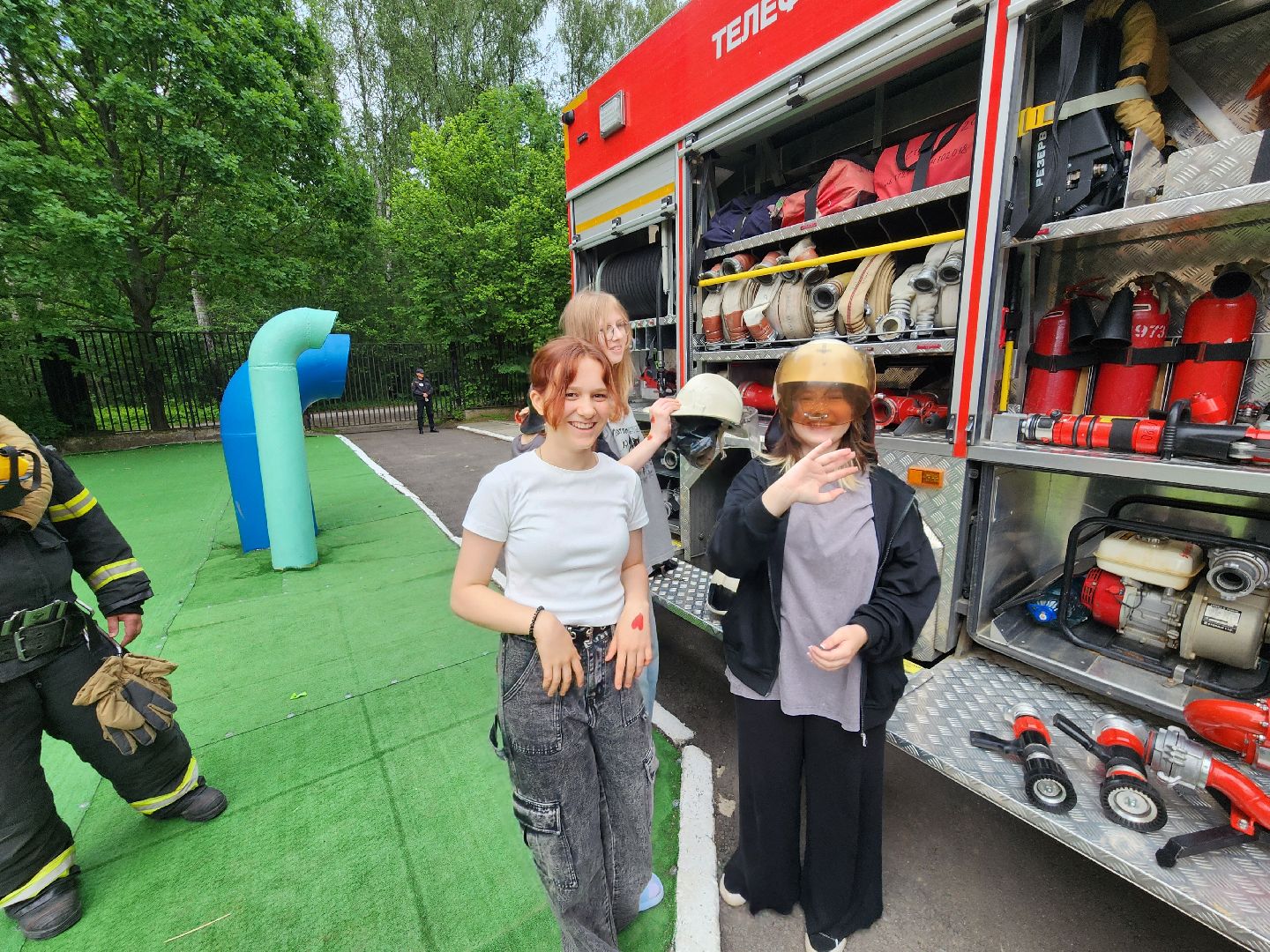 чехов, детский лагерь звездочка, день безопасности, правила поведения на воде, пожарная безопасность, мчс, гимс,   вдпо,  чеховспас, профилактика, брошюры и памятки, урок безопасности, викторины, интерактив, демонстрация пожарной техники, оборудование и снаряжение, мороженое,