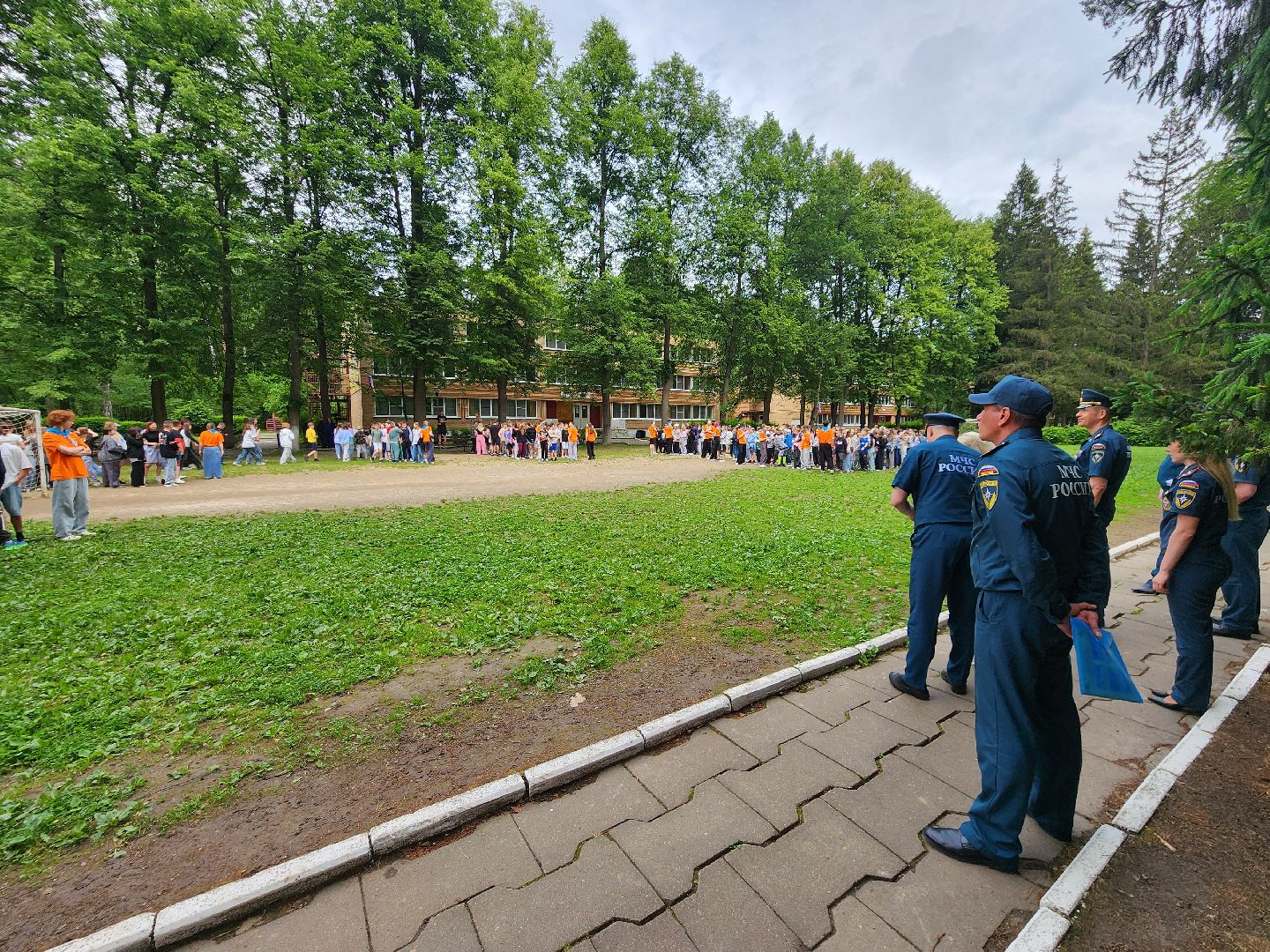 чехов, детский лагерь звездочка, день безопасности, правила поведения на воде, пожарная безопасность, мчс, гимс,   вдпо,  чеховспас, профилактика, брошюры и памятки, урок безопасности, викторины, интерактив, демонстрация пожарной техники, оборудование и снаряжение, мороженое,