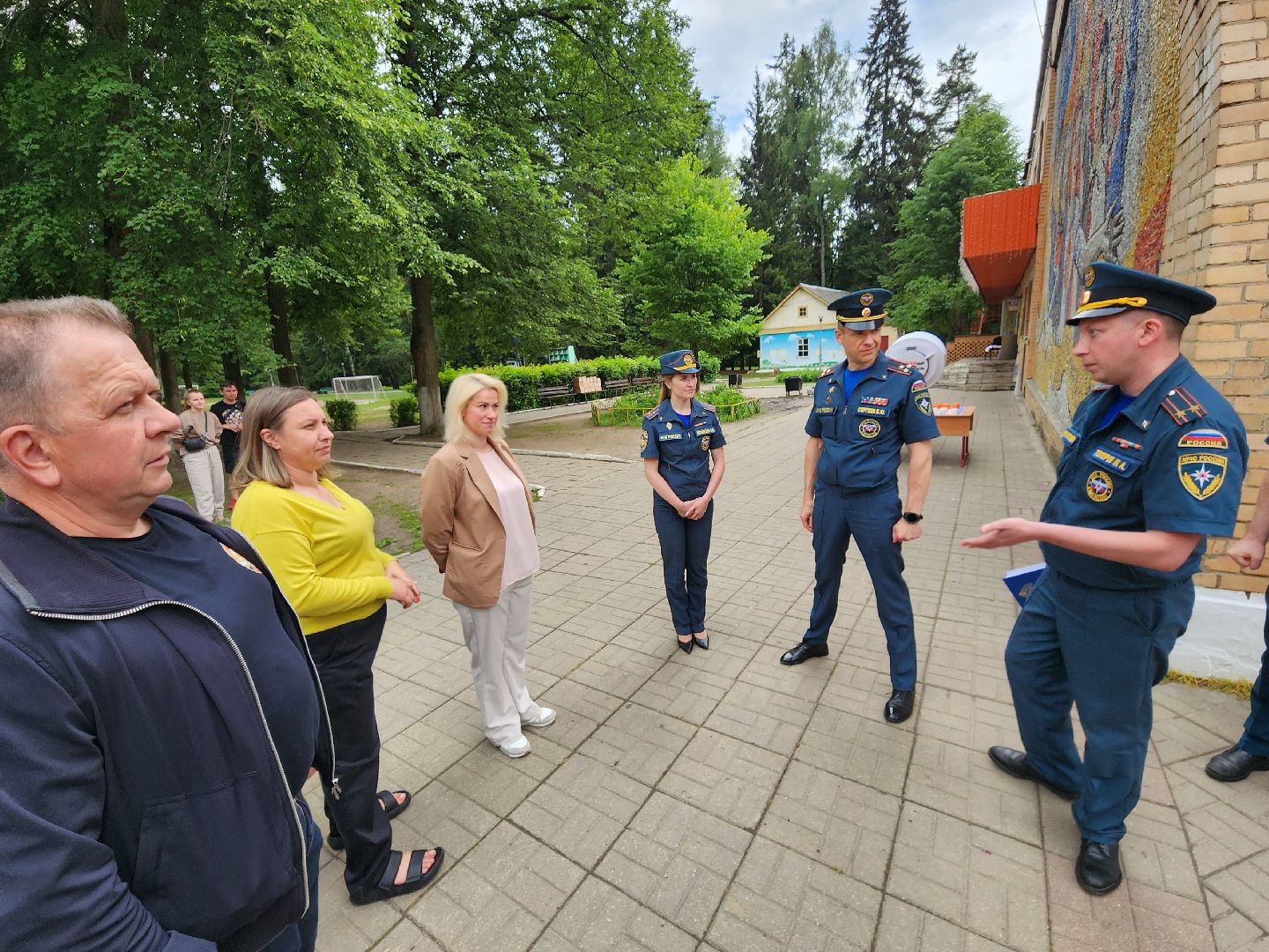 чехов, детский лагерь звездочка, день безопасности, правила поведения на воде, пожарная безопасность, мчс, гимс,   вдпо,  чеховспас, профилактика, брошюры и памятки, урок безопасности, викторины, интерактив, демонстрация пожарной техники, оборудование и снаряжение, мороженое,