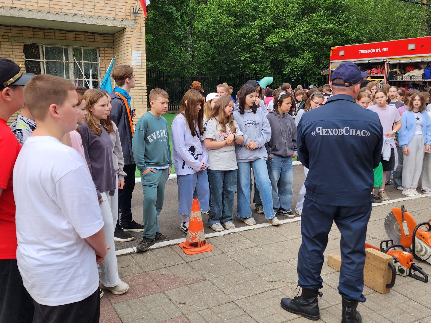 чехов, детский лагерь звездочка, день безопасности, правила поведения на воде, пожарная безопасность, мчс, гимс,   вдпо,  чеховспас, профилактика, брошюры и памятки, урок безопасности, викторины, интерактив, демонстрация пожарной техники, оборудование и снаряжение, мороженое,