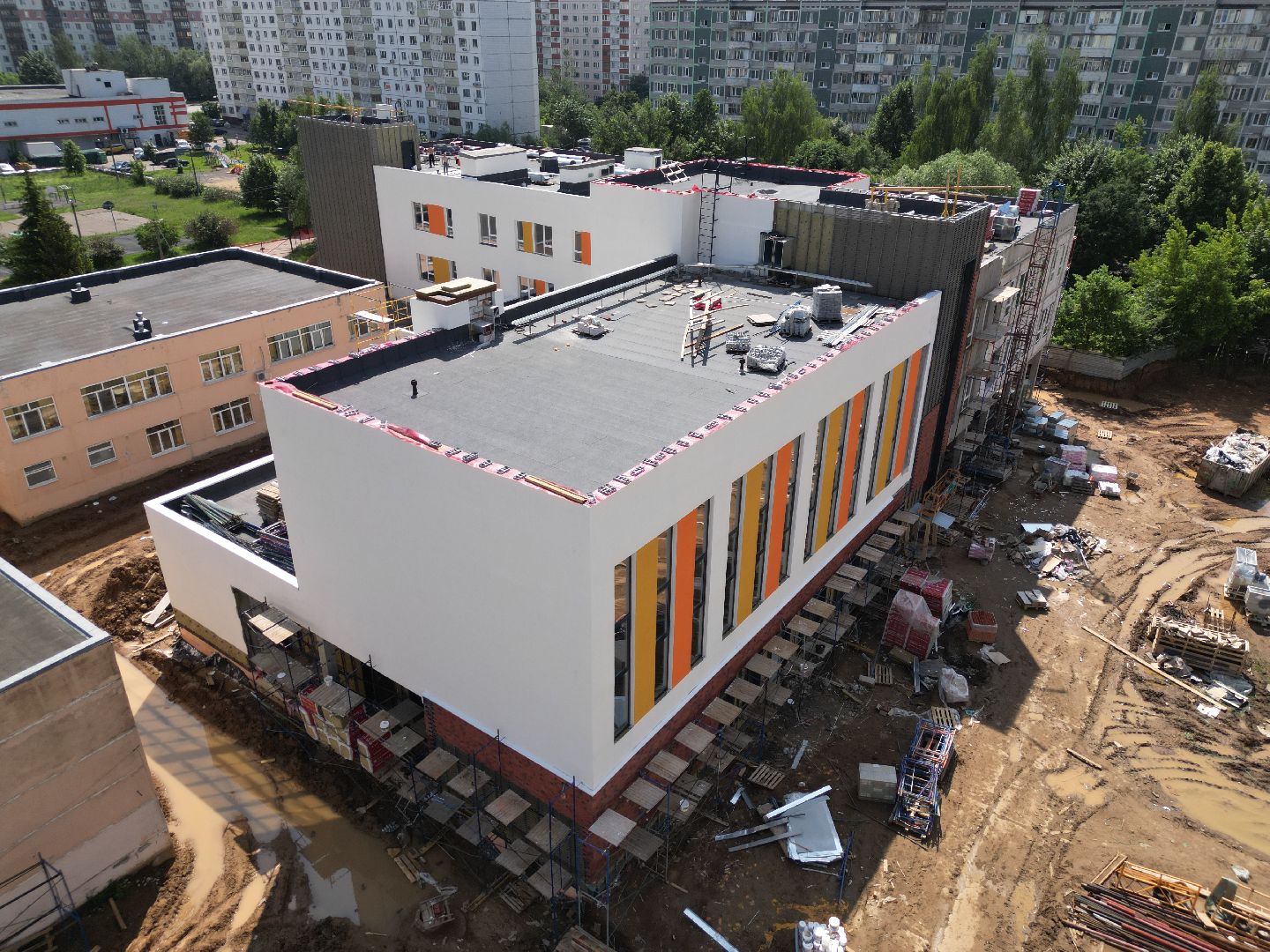 видео с коптера, пристройка к гимназии 13, гимназия 13 в долгопрудном,