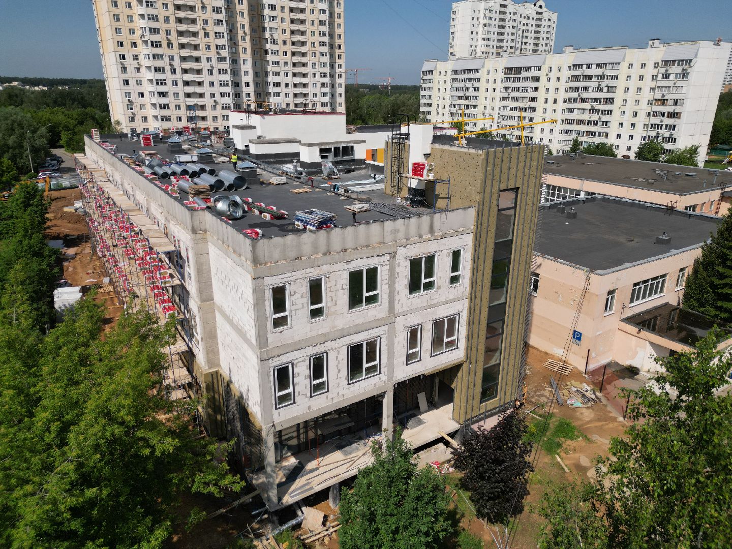 видео с коптера, пристройка к гимназии 13, гимназия 13 в долгопрудном,