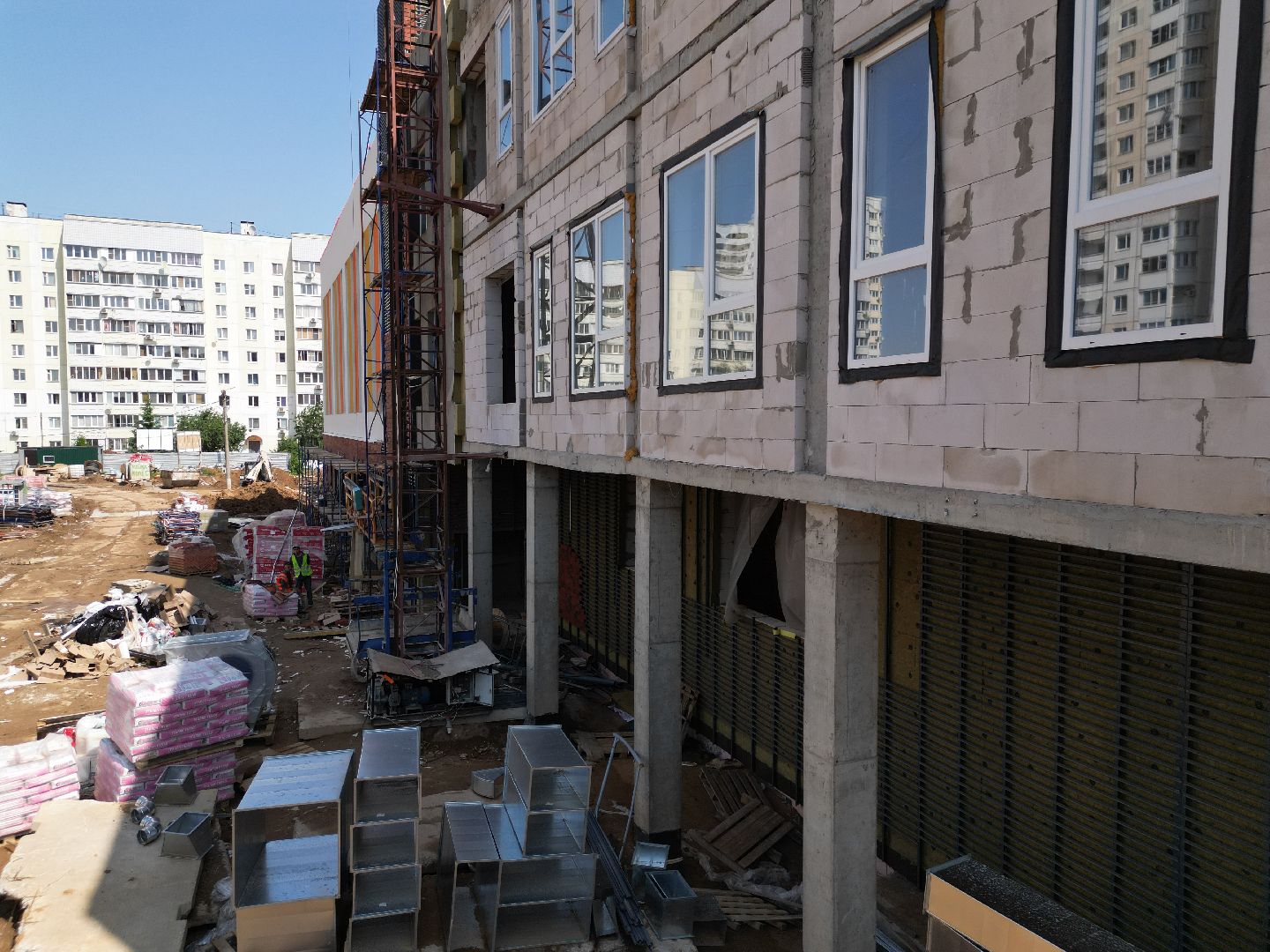 видео с коптера, пристройка к гимназии 13, гимназия 13 в долгопрудном,