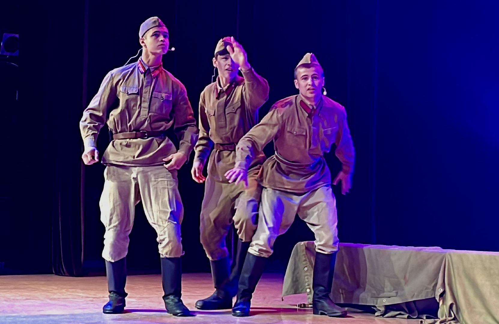 наро-фоминск, александр твардовский, цдк звезда, василий теркин, день памяти и скорби,