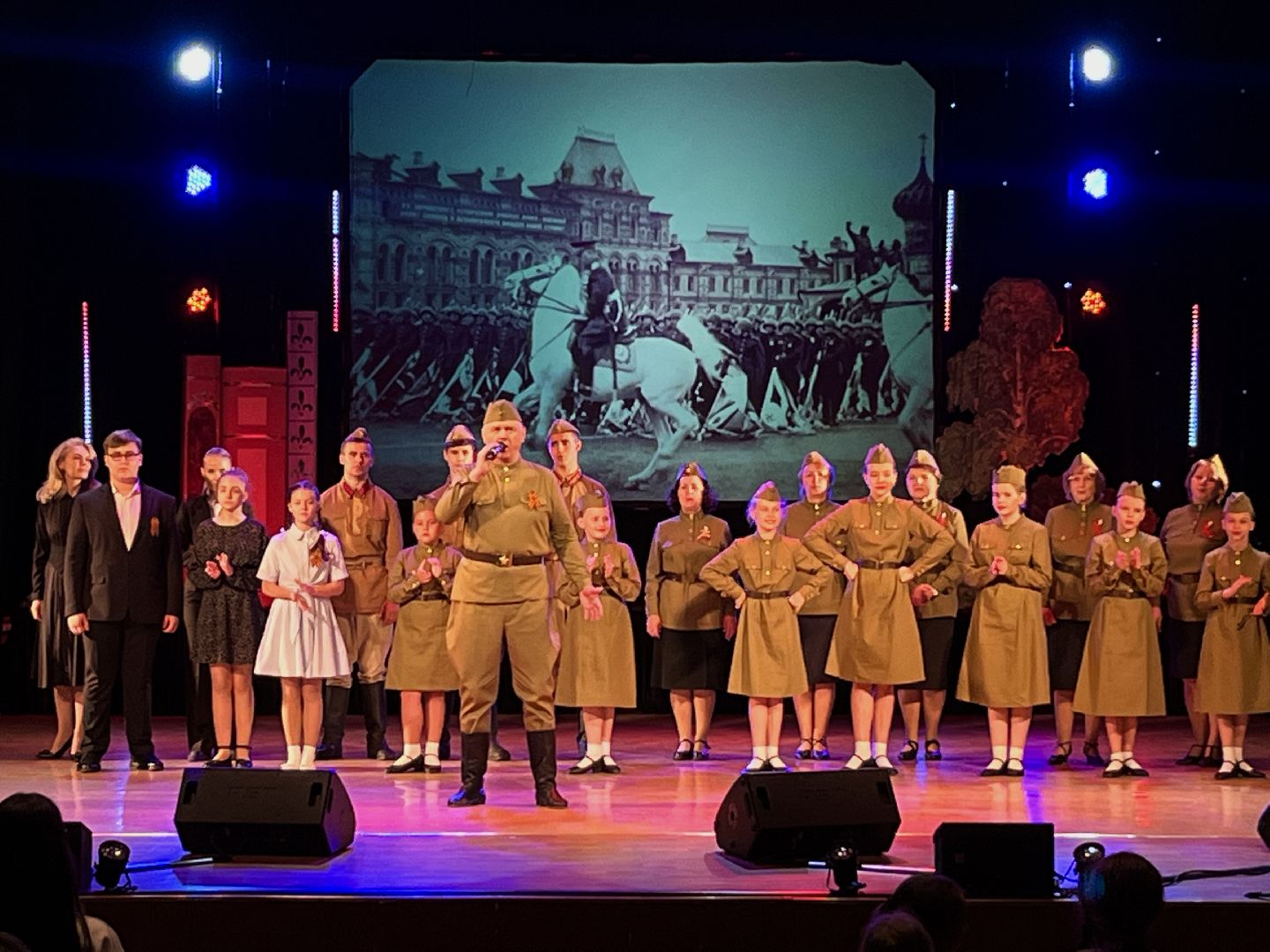 наро-фоминск, александр твардовский, цдк звезда, василий теркин, день памяти и скорби,