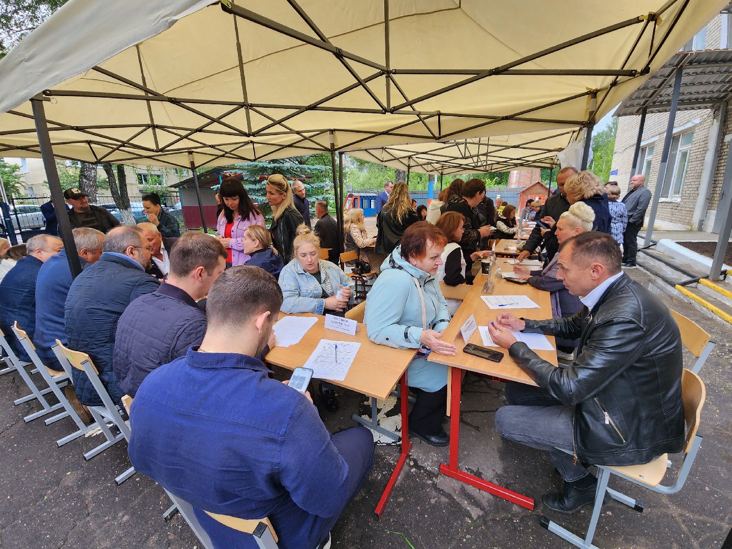 чехов, выездная администрация, встреча с жителями, обращения граждан, поселок столбовая, улица вокзальная, тротуар,  улица малая , уличное освещение, благоустройство , ремонт тротуара,