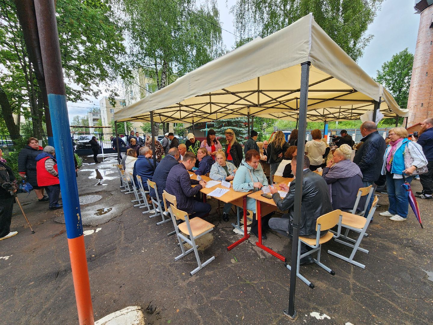 чехов, выездная администрация, встреча с жителями, обращения граждан, поселок столбовая, улица вокзальная, тротуар,  улица малая , уличное освещение, благоустройство , ремонт тротуара,