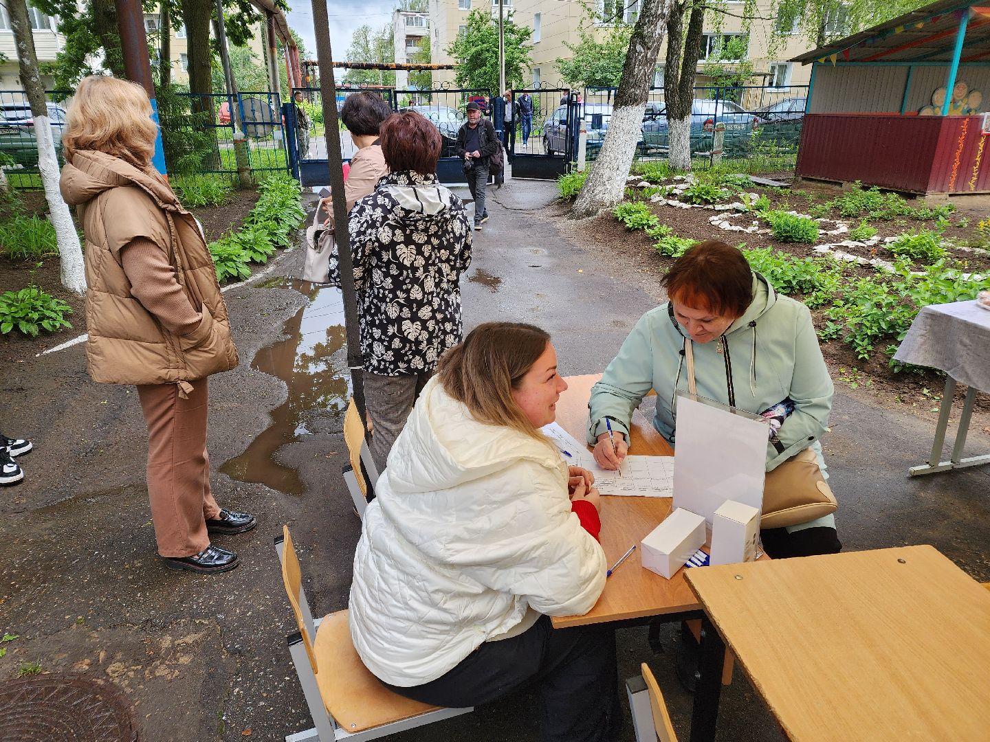 чехов, выездная администрация, встреча с жителями, обращения граждан, поселок столбовая, улица вокзальная, тротуар,  улица малая , уличное освещение, благоустройство , ремонт тротуара,