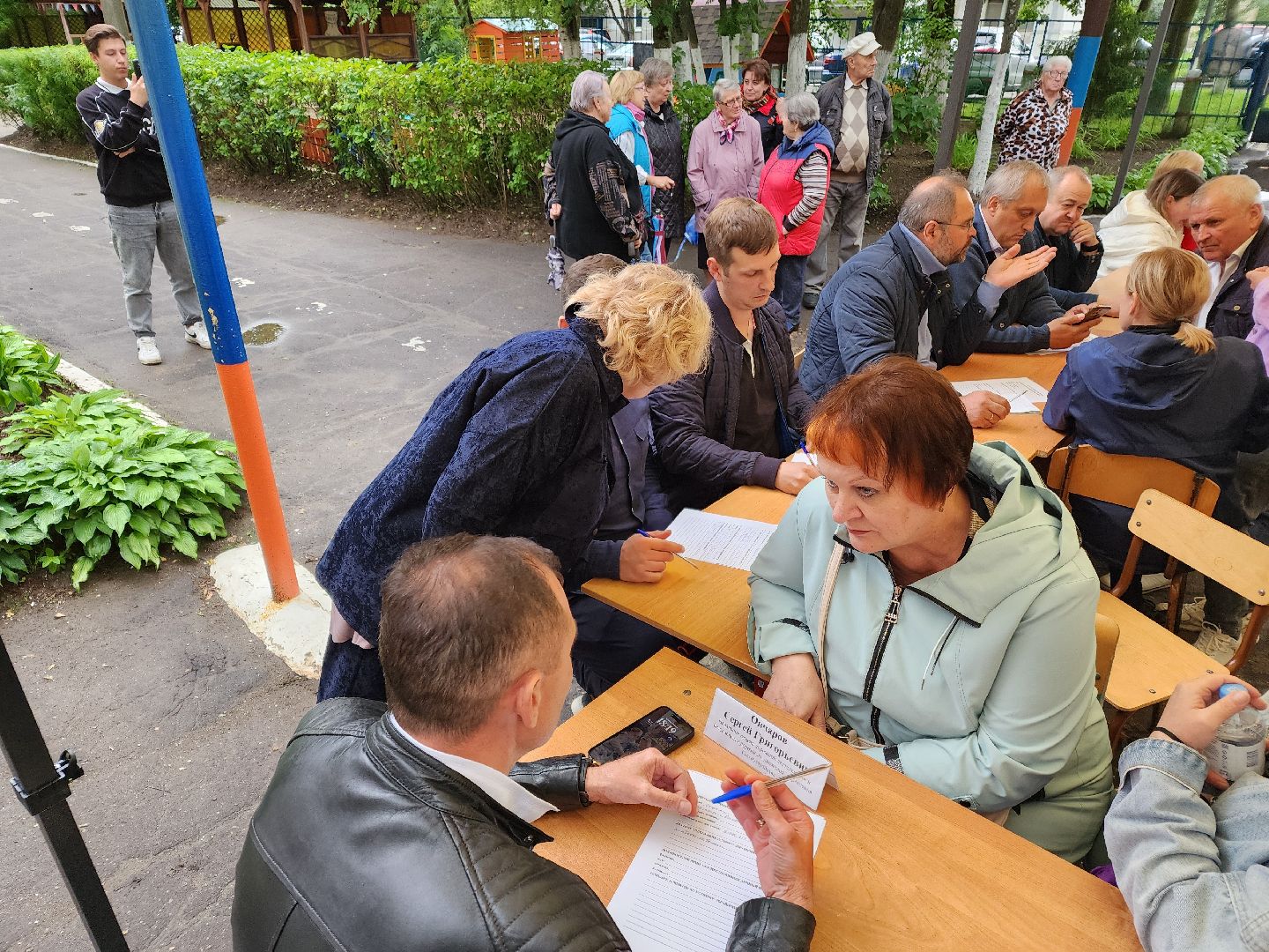 чехов, выездная администрация, встреча с жителями, обращения граждан, поселок столбовая, улица вокзальная, тротуар,  улица малая , уличное освещение, благоустройство , ремонт тротуара,