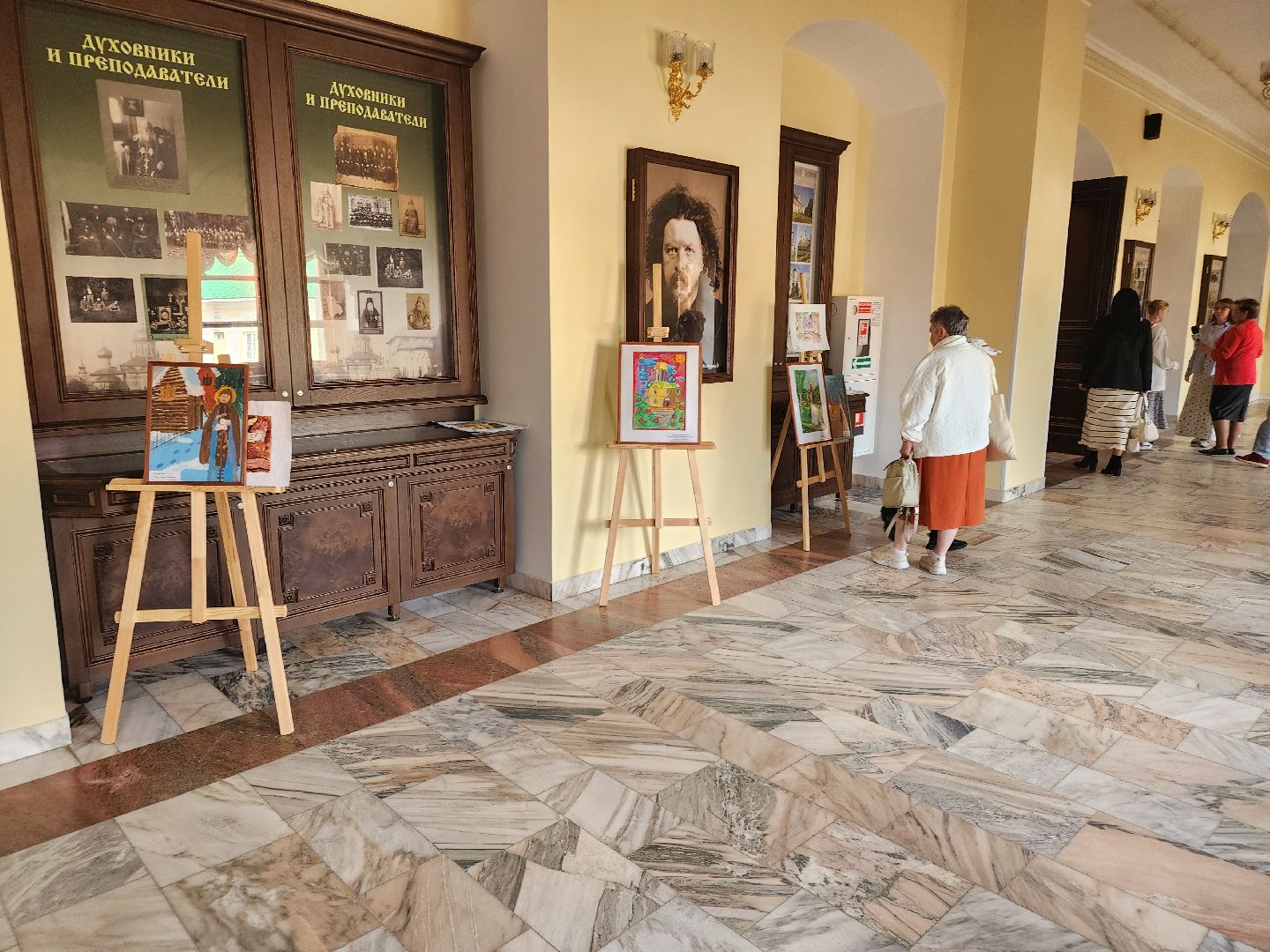 сергиев посад,  сергиево-посадский городской округ, московская духовная академия, выставка, воскресная школа, любовью и единением спасемся,