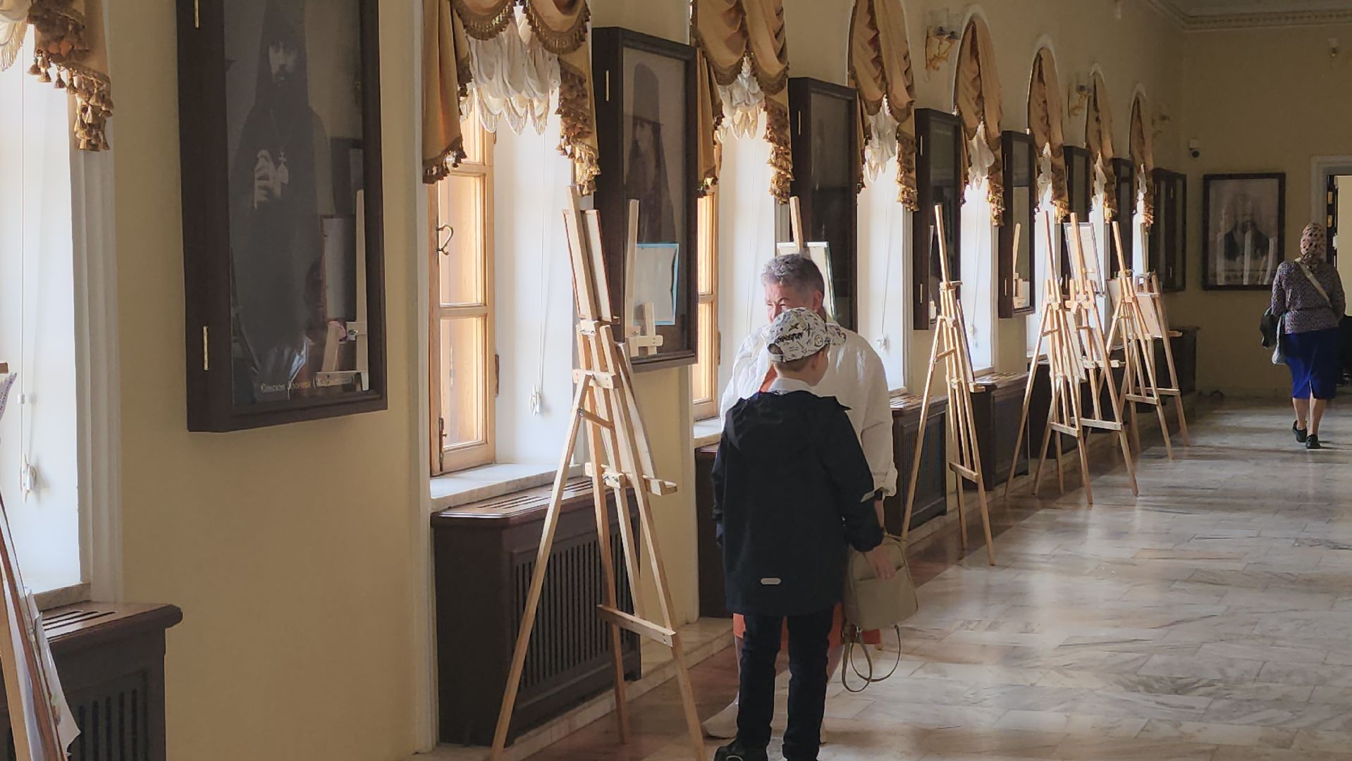 сергиев посад,  сергиево-посадский городской округ, московская духовная академия, выставка, воскресная школа, любовью и единением спасемся,