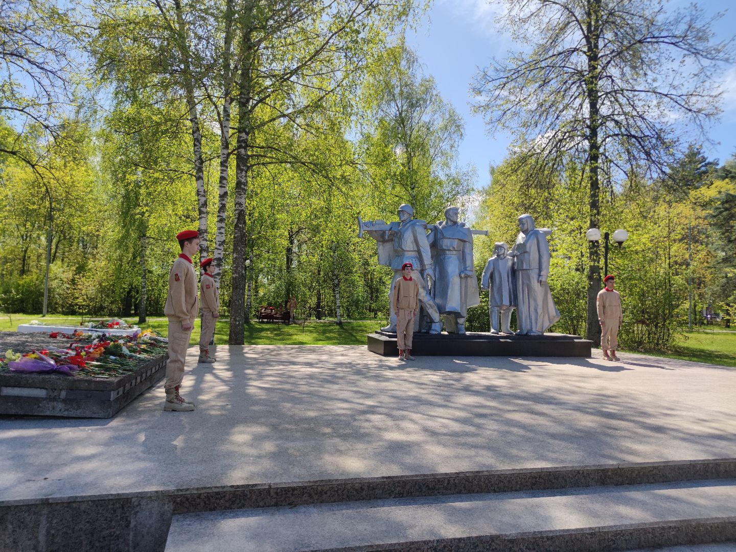 Почетный караул, школьники, Юнармия, Дубна