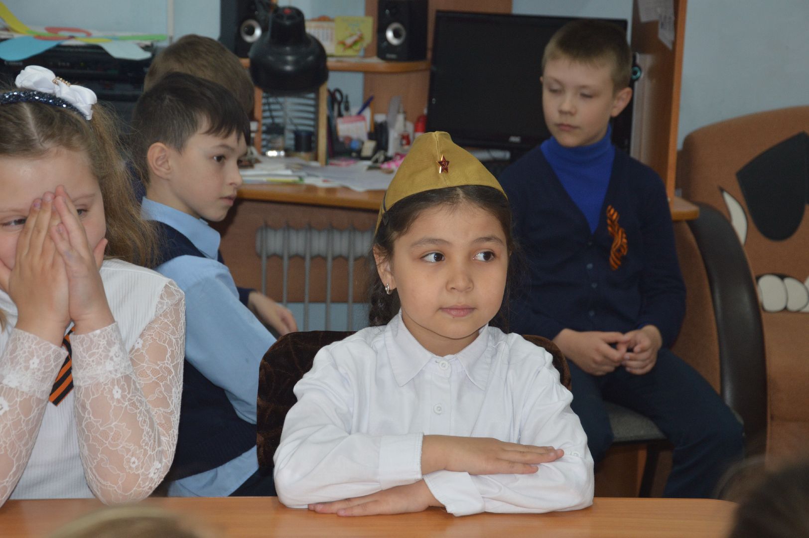 Шура, Детская библиотека, День Победы