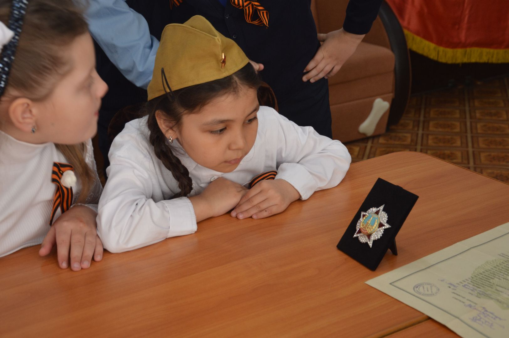 Шура, Детская библиотека, День Победы