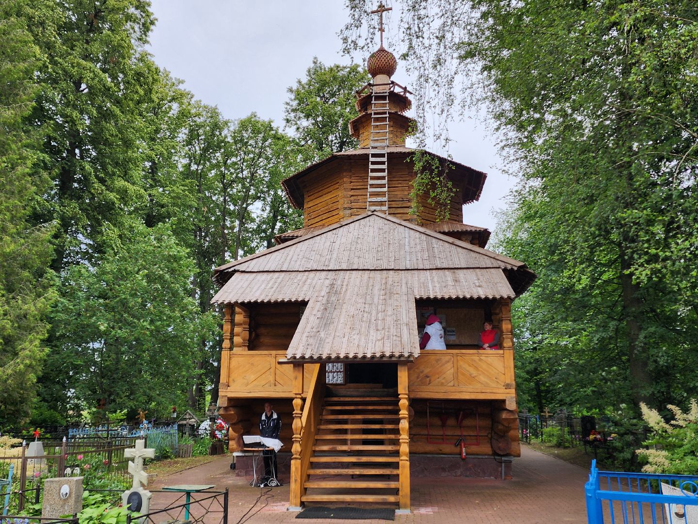 чехов, село мелихово, режиссер анхель гутьеррес, захоронение праха, похороны, панихида, писатель антон чехов, актер николай бурляев, молебен,