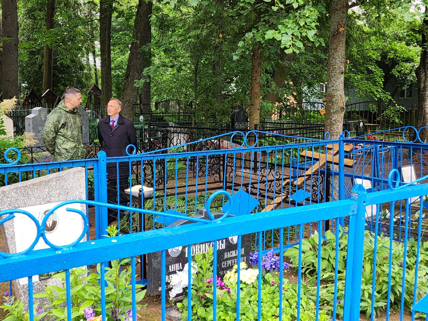 чехов, село мелихово, режиссер анхель гутьеррес, захоронение праха, похороны, панихида, писатель антон чехов, актер николай бурляев, молебен,