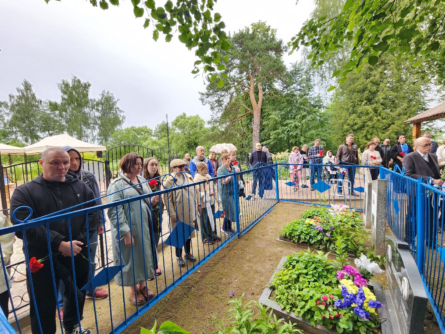 чехов, село мелихово, режиссер анхель гутьеррес, захоронение праха, похороны, панихида, писатель антон чехов, актер николай бурляев, молебен,