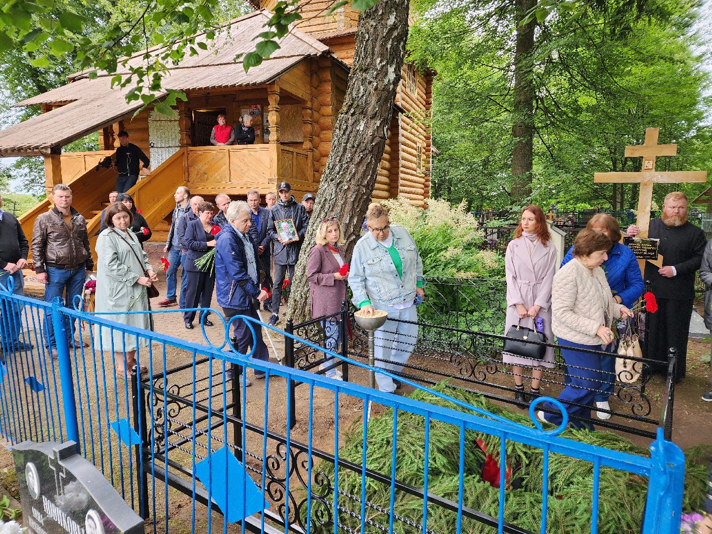 чехов, село мелихово, режиссер анхель гутьеррес, захоронение праха, похороны, панихида, писатель антон чехов, актер николай бурляев, молебен,