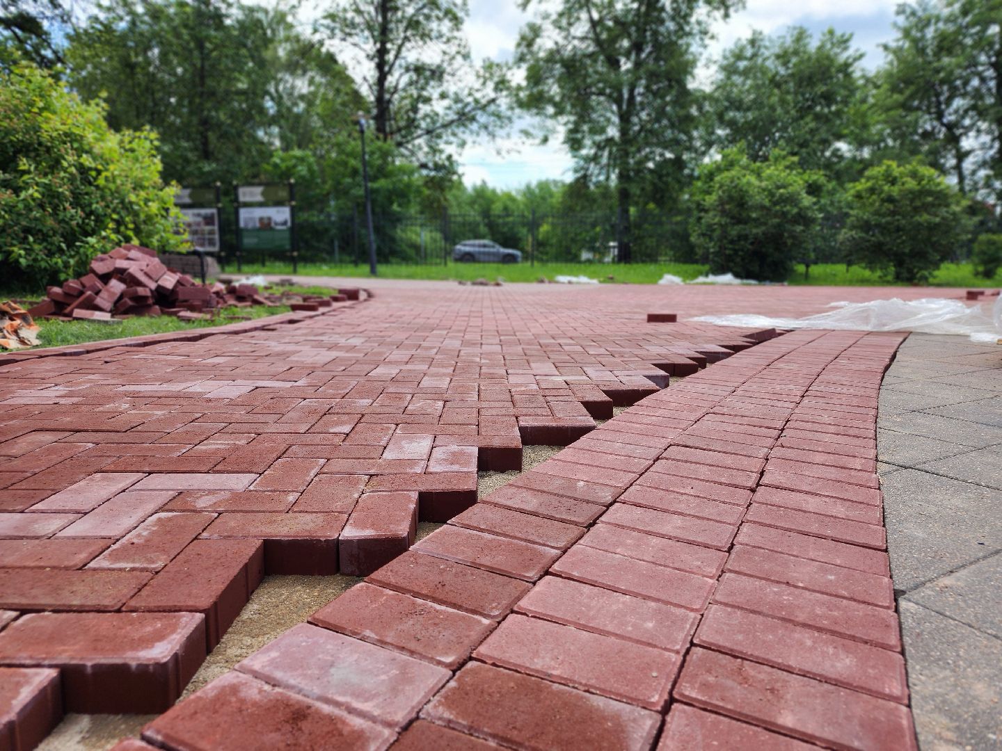 сергиев посад, скитские пруды, благоустройство, ремонт дорожки, замена брусчатки,