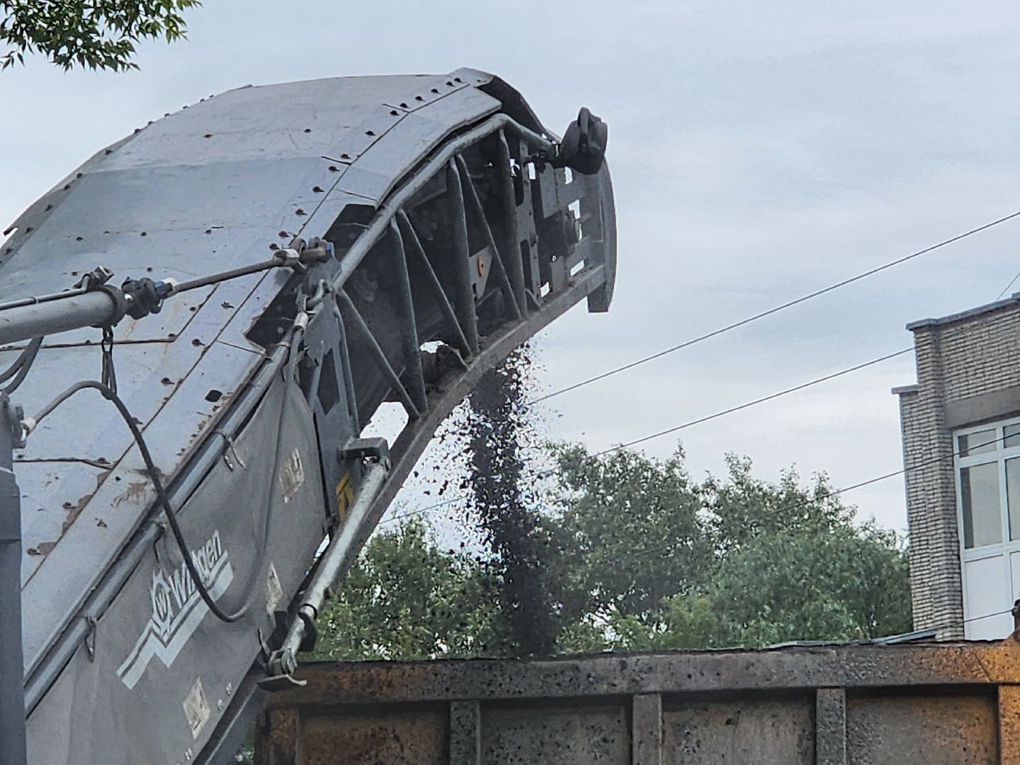 чехов, улица мира, дорожный ремонт, обновление тротуара, проезжая часть, замена покрытия, обустройство парковок, автостоянки, госпрограмма московской области,  развитие дорожного комплекса,