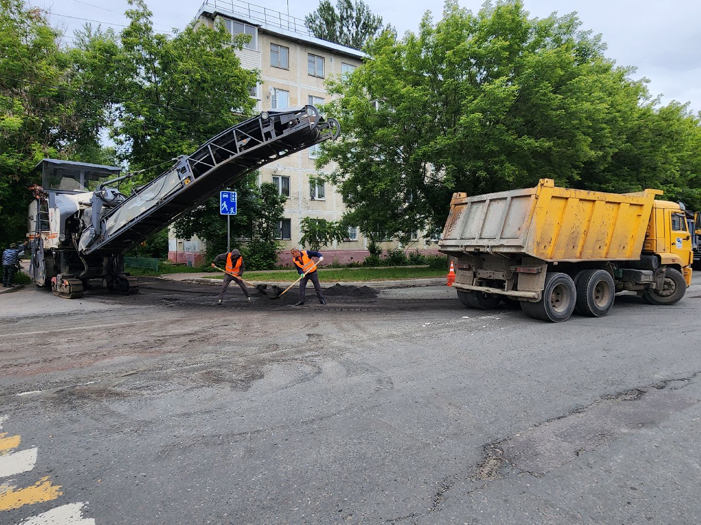 чехов, улица мира, дорожный ремонт, обновление тротуара, проезжая часть, замена покрытия, обустройство парковок, автостоянки, госпрограмма московской области,  развитие дорожного комплекса,