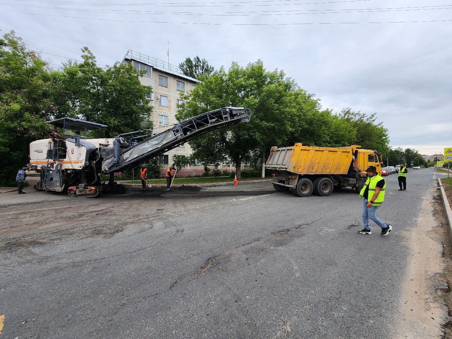 чехов, улица мира, дорожный ремонт, обновление тротуара, проезжая часть, замена покрытия, обустройство парковок, автостоянки, госпрограмма московской области,  развитие дорожного комплекса,