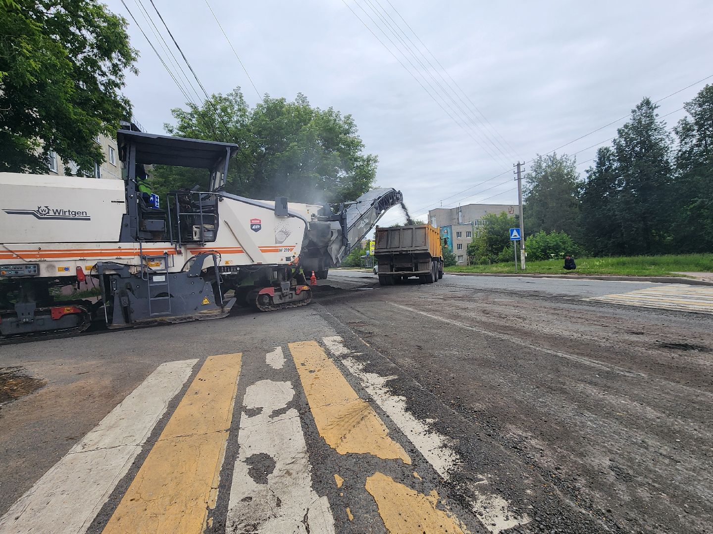 чехов, улица мира, дорожный ремонт, обновление тротуара, проезжая часть, замена покрытия, обустройство парковок, автостоянки, госпрограмма московской области,  развитие дорожного комплекса,