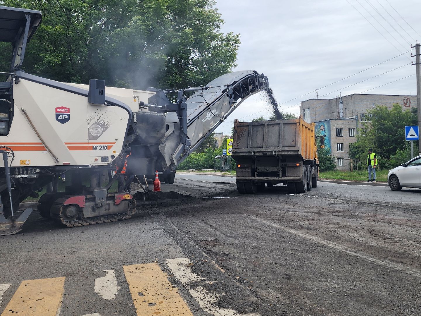чехов, улица мира, дорожный ремонт, обновление тротуара, проезжая часть, замена покрытия, обустройство парковок, автостоянки, госпрограмма московской области,  развитие дорожного комплекса,
