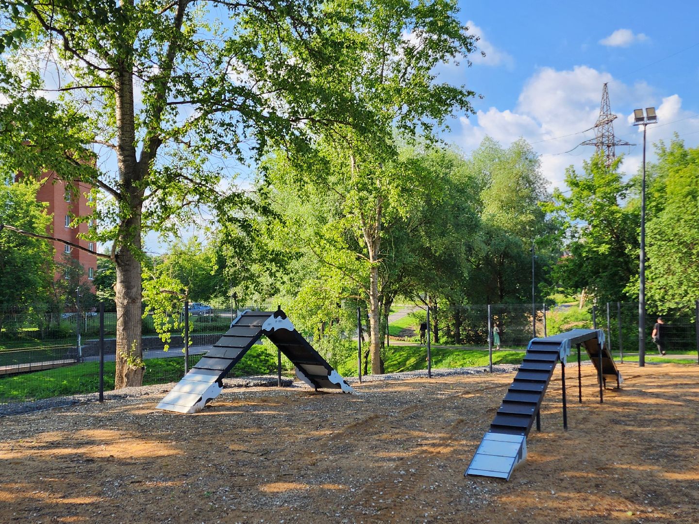 чехов, улица береговая, набережная реки теребенка, благоустройство, реконструкция, обновление, спортивные площадки, детские площадки, игровые комплексы, тренажеры, настольный теннис, место для выгула собак, смотровая площадка, госпрограмма московской области, формирование комфортной городской среды,