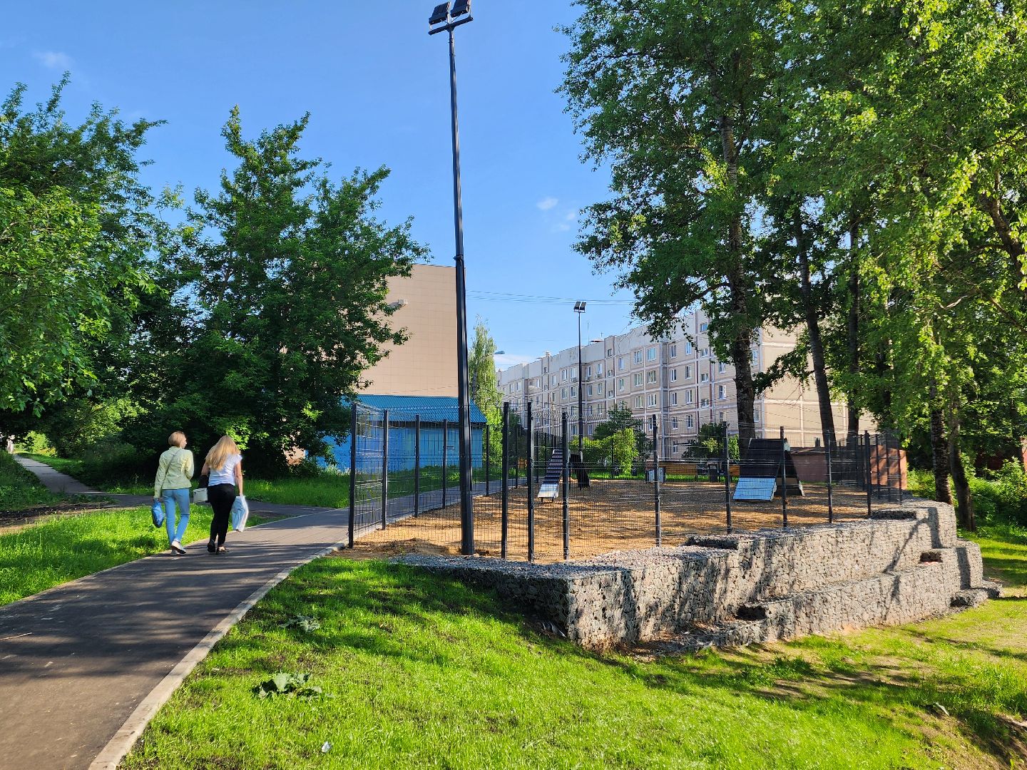 чехов, улица береговая, набережная реки теребенка, благоустройство, реконструкция, обновление, спортивные площадки, детские площадки, игровые комплексы, тренажеры, настольный теннис, место для выгула собак, смотровая площадка, госпрограмма московской области, формирование комфортной городской среды,