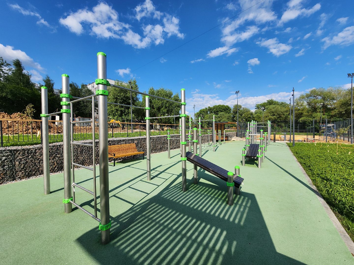 чехов, улица береговая, набережная реки теребенка, благоустройство, реконструкция, обновление, спортивные площадки, детские площадки, игровые комплексы, тренажеры, настольный теннис, место для выгула собак, смотровая площадка, госпрограмма московской области, формирование комфортной городской среды,