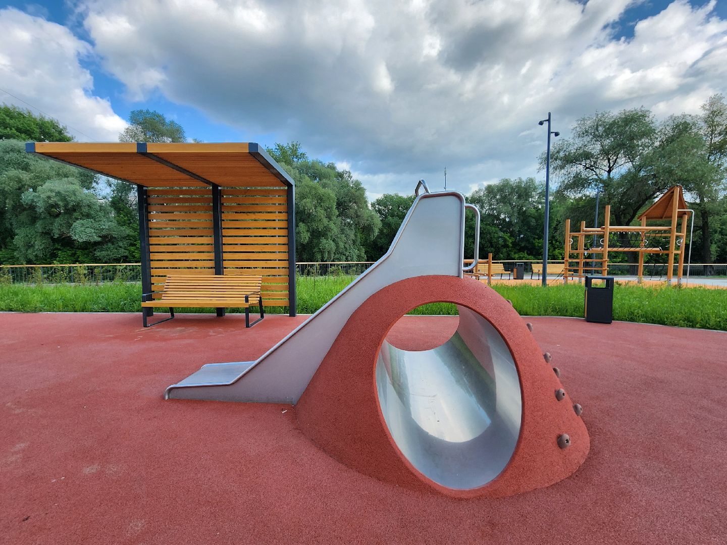 чехов, улица береговая, набережная реки теребенка, благоустройство, реконструкция, обновление, спортивные площадки, детские площадки, игровые комплексы, тренажеры, настольный теннис, место для выгула собак, смотровая площадка, госпрограмма московской области, формирование комфортной городской среды,