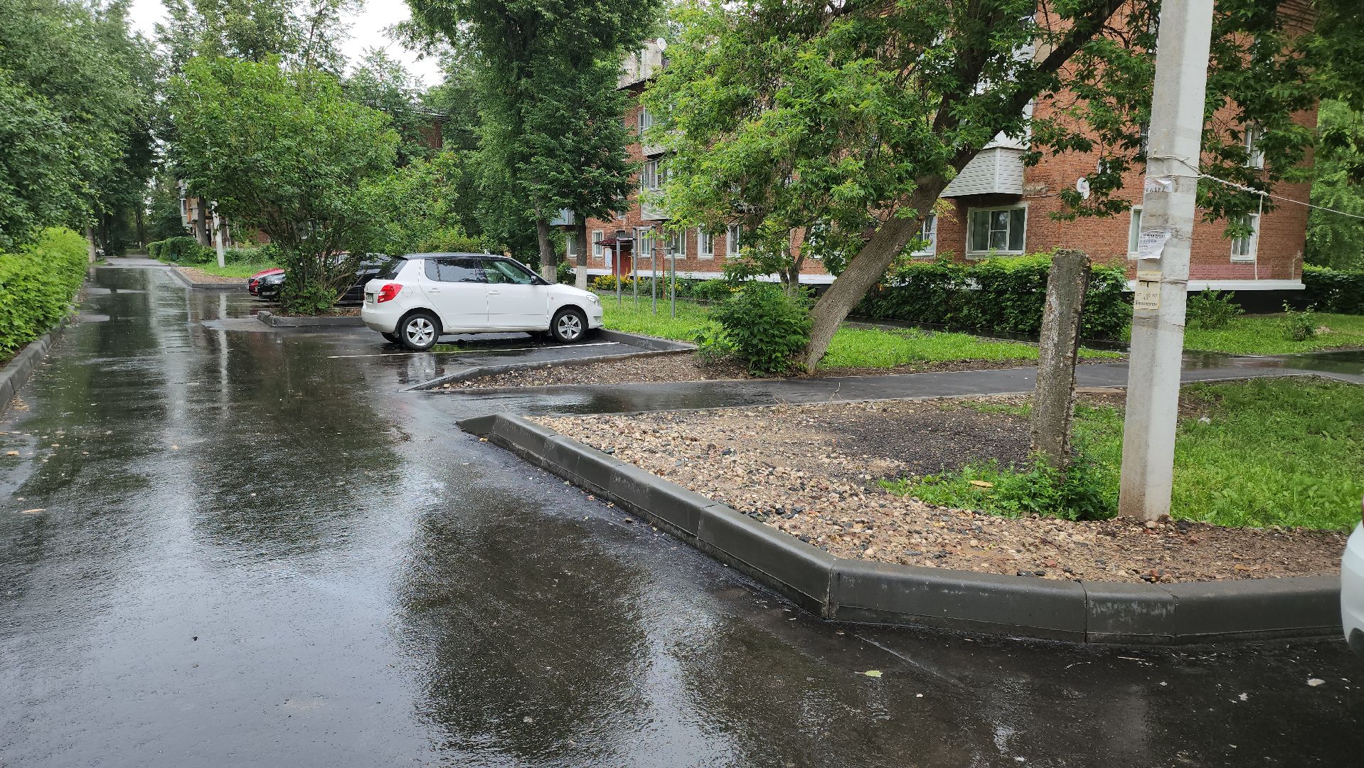 кашира, благоустройство, ожерелье, дворы, комплексное благоустройство двора, программа губернатора, асфальт, бордюры, парковка,