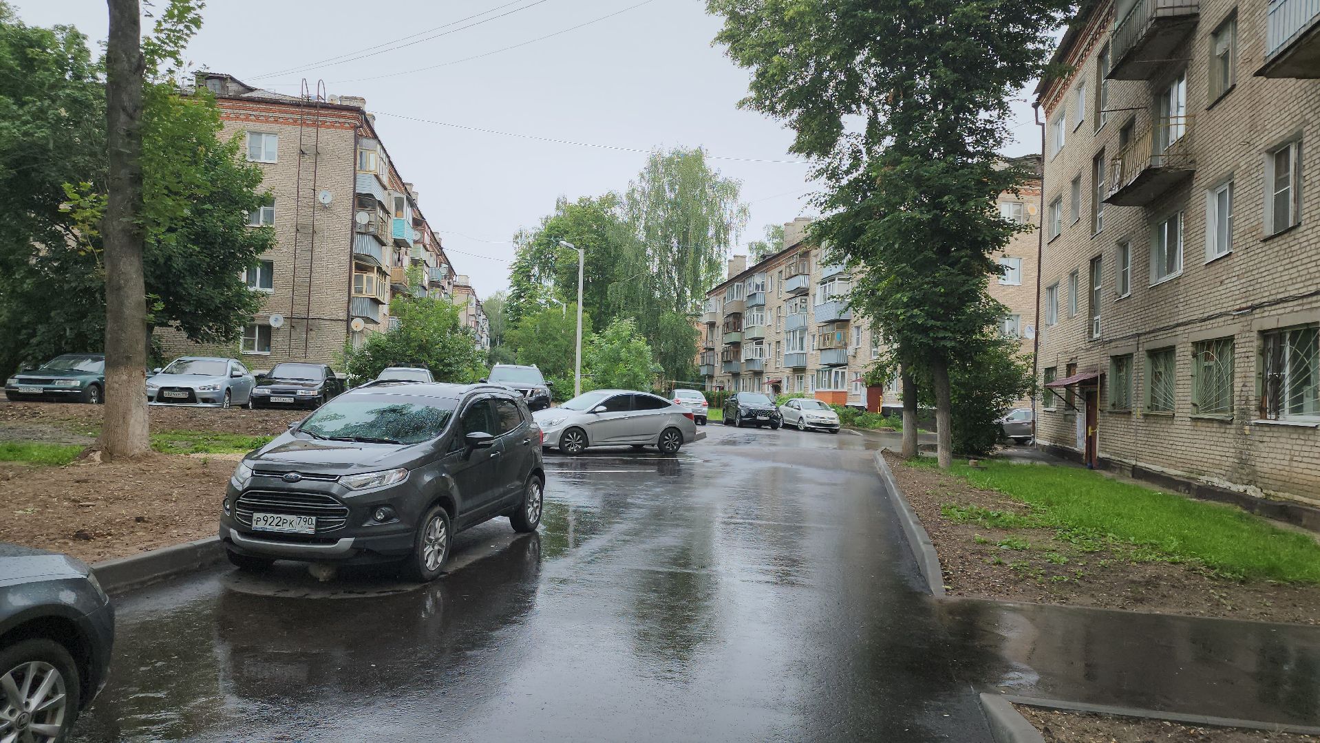 кашира, благоустройство, ожерелье, дворы, комплексное благоустройство двора, программа губернатора, асфальт, бордюры, парковка,