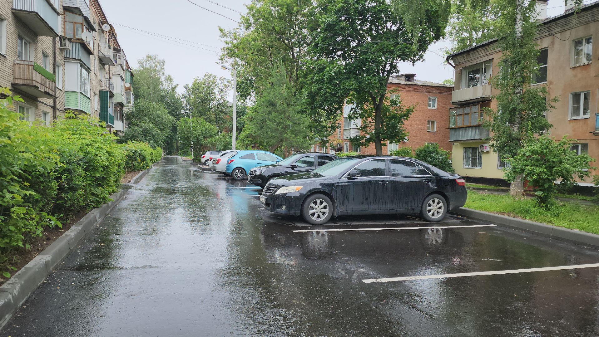 кашира, благоустройство, ожерелье, дворы, комплексное благоустройство двора, программа губернатора, асфальт, бордюры, парковка,