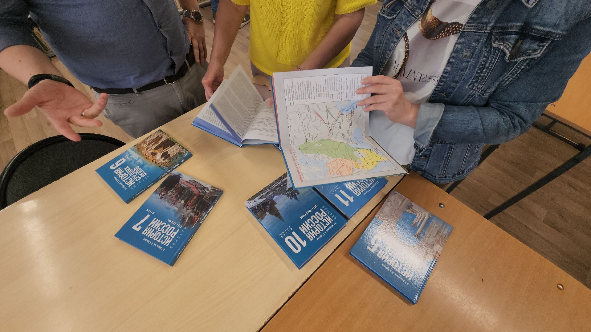 Люберцы, учитель истории, учебник Мединского,