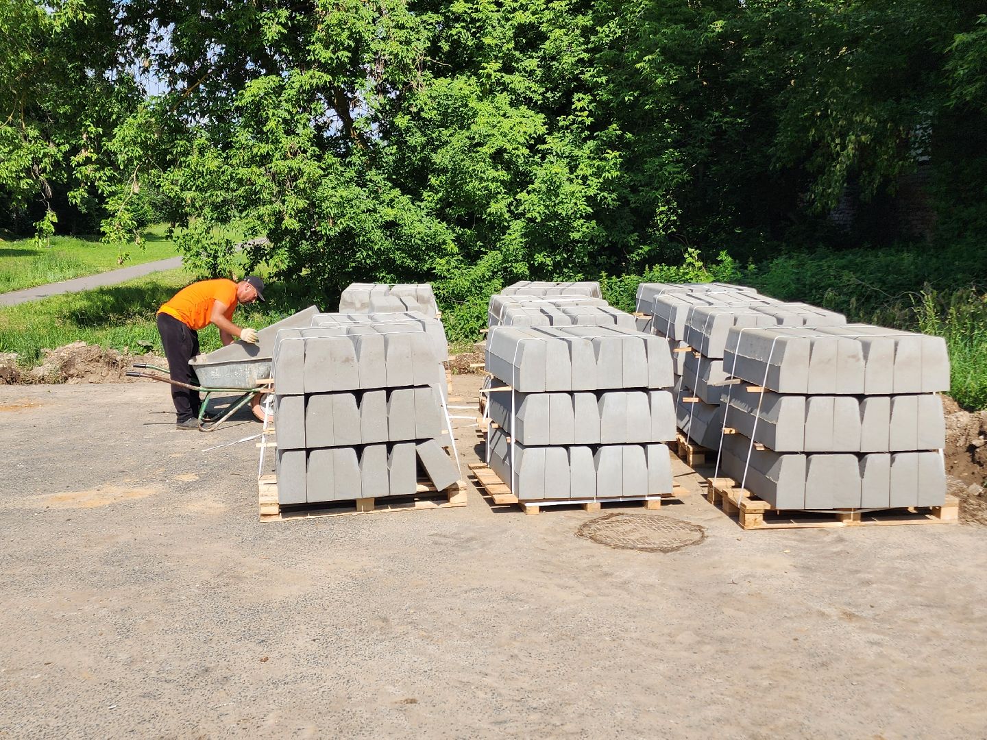 чехов, улица лопасненских ополченцев, дорожный ремонт, укладка бордюров, замена покрытия, ремонт дорог, госпрограмма московской области, развитие дорожного комплекса ,