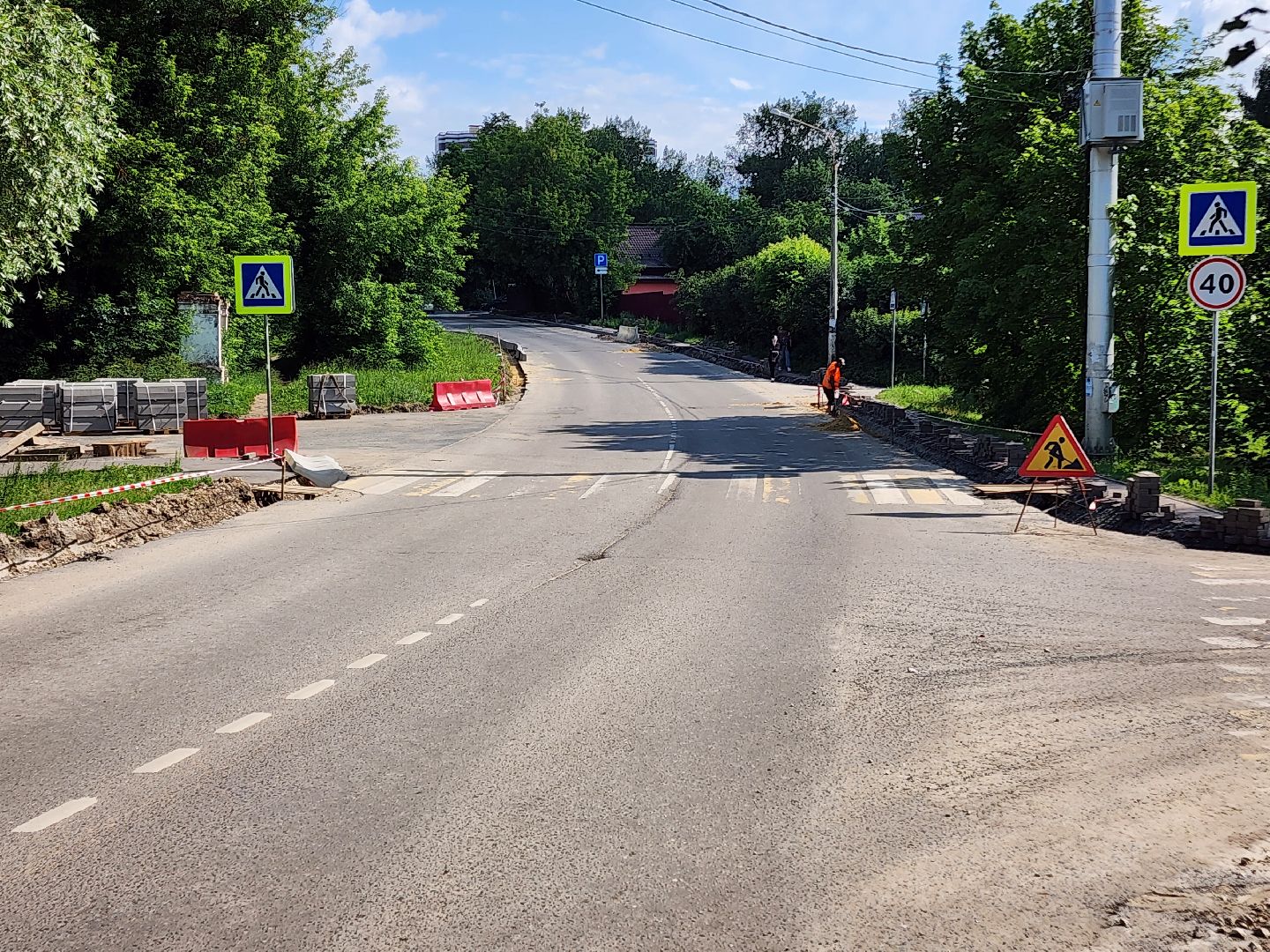 чехов, улица лопасненских ополченцев, дорожный ремонт, укладка бордюров, замена покрытия, ремонт дорог, госпрограмма московской области, развитие дорожного комплекса ,