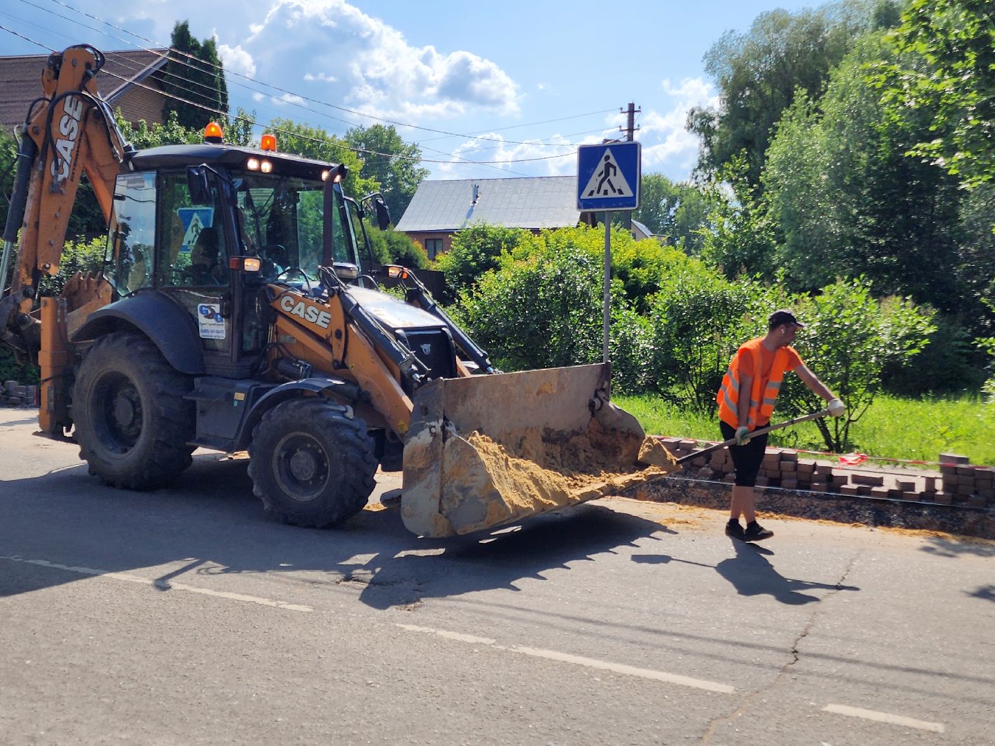 чехов, улица лопасненских ополченцев, дорожный ремонт, укладка бордюров, замена покрытия, ремонт дорог, госпрограмма московской области, развитие дорожного комплекса ,