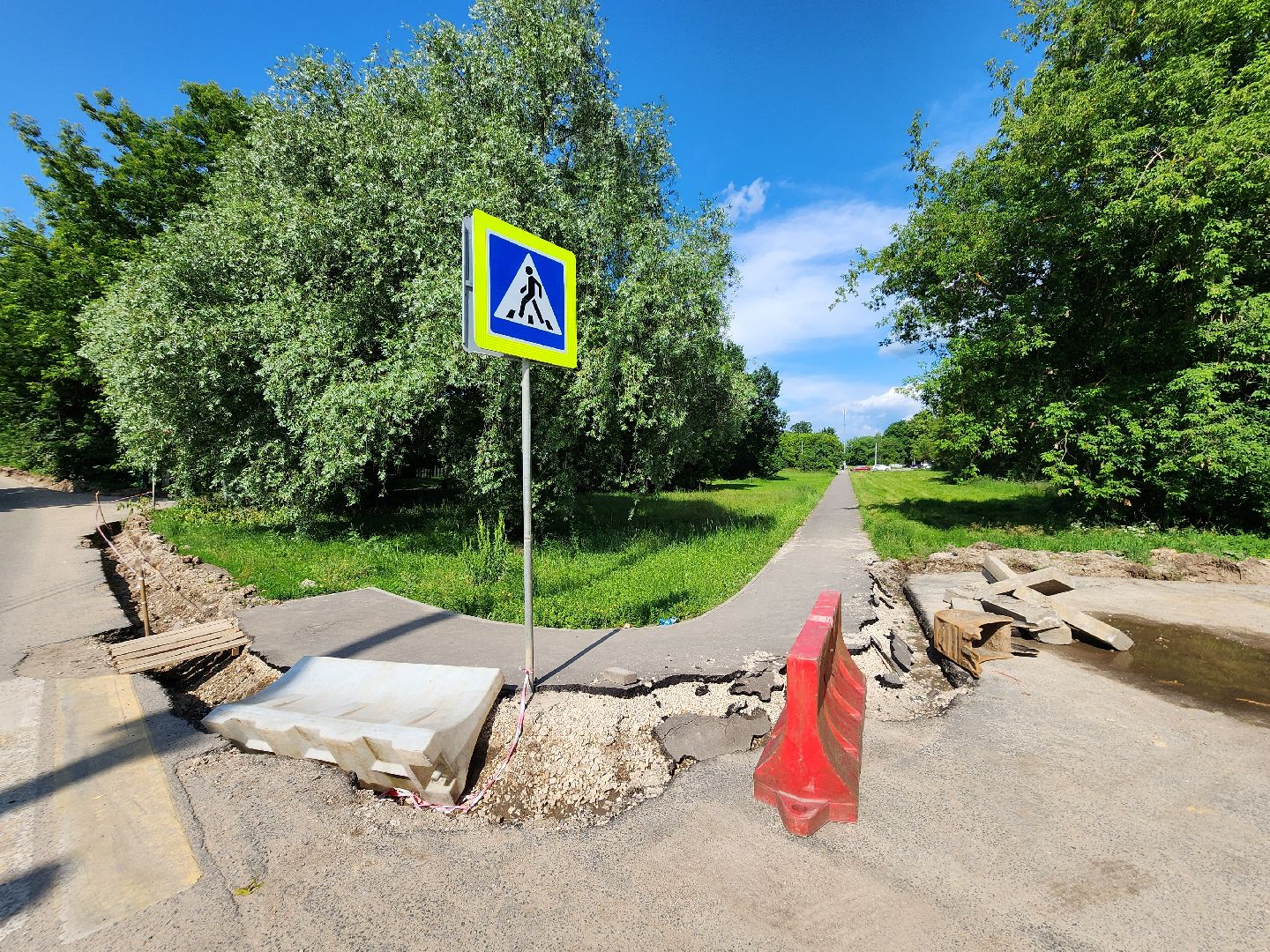 чехов, улица лопасненских ополченцев, дорожный ремонт, укладка бордюров, замена покрытия, ремонт дорог, госпрограмма московской области, развитие дорожного комплекса ,