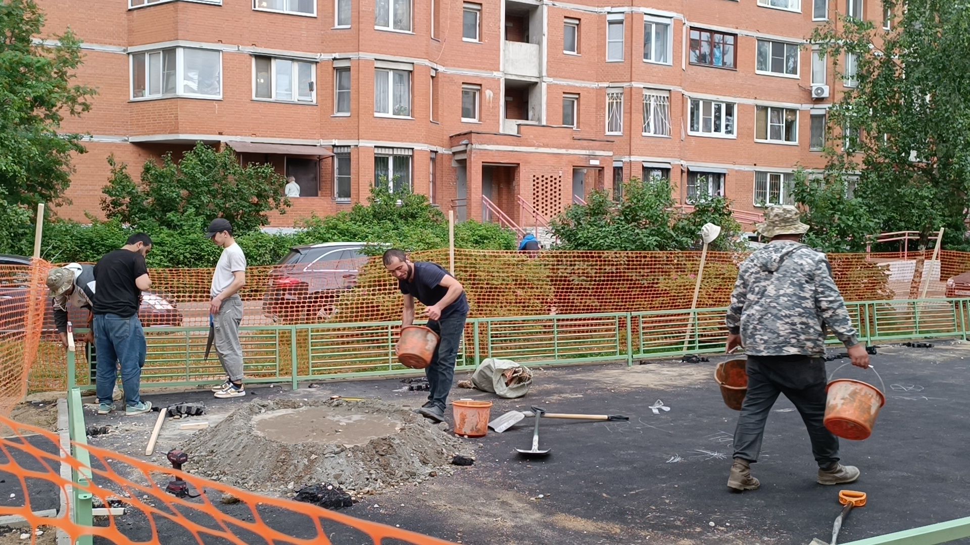 двор, детская  площадка, лобня,