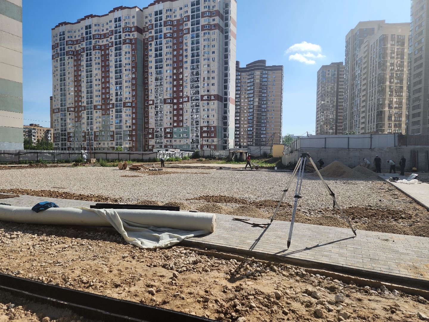 долгопрудный, школа на 550 мест, спортивная площадка, беговая дорожка, школьная библиотека,