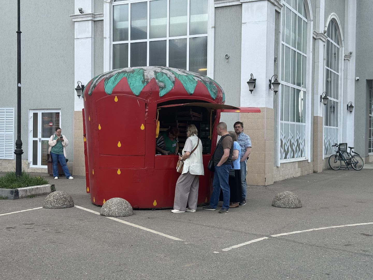 клубника, совхоз имени ленина , киоск клубничка, праздник урожая, ленинский городской округ,