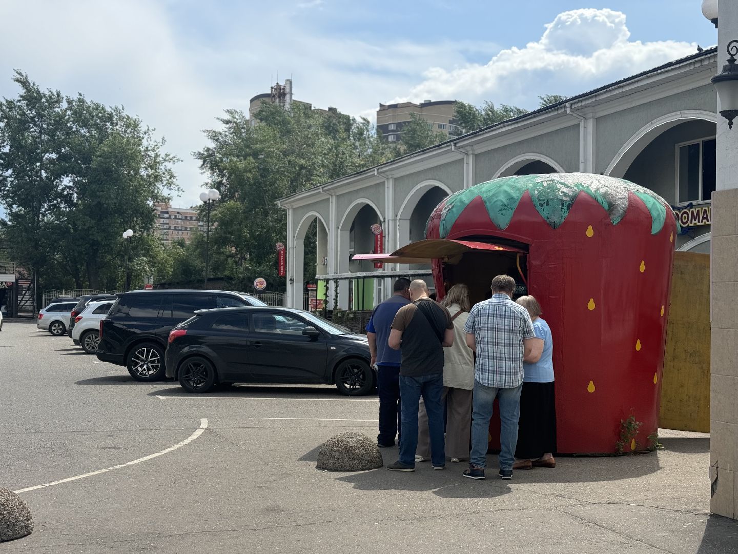 клубника, совхоз имени ленина , киоск клубничка, праздник урожая, ленинский городской округ,