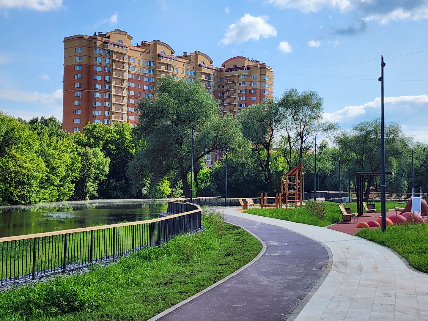 чехов, улица береговая,  набережная реки теребенка, благоустройство, реконструкция, обновление, пешеходные дорожки, прогулочные зоны, тропинки, тротуары, детские и спортивные площадки, пляж, велосипедные дорожки,инженерные сети, госпрограмма московской области, формирование комфортной городской среды,