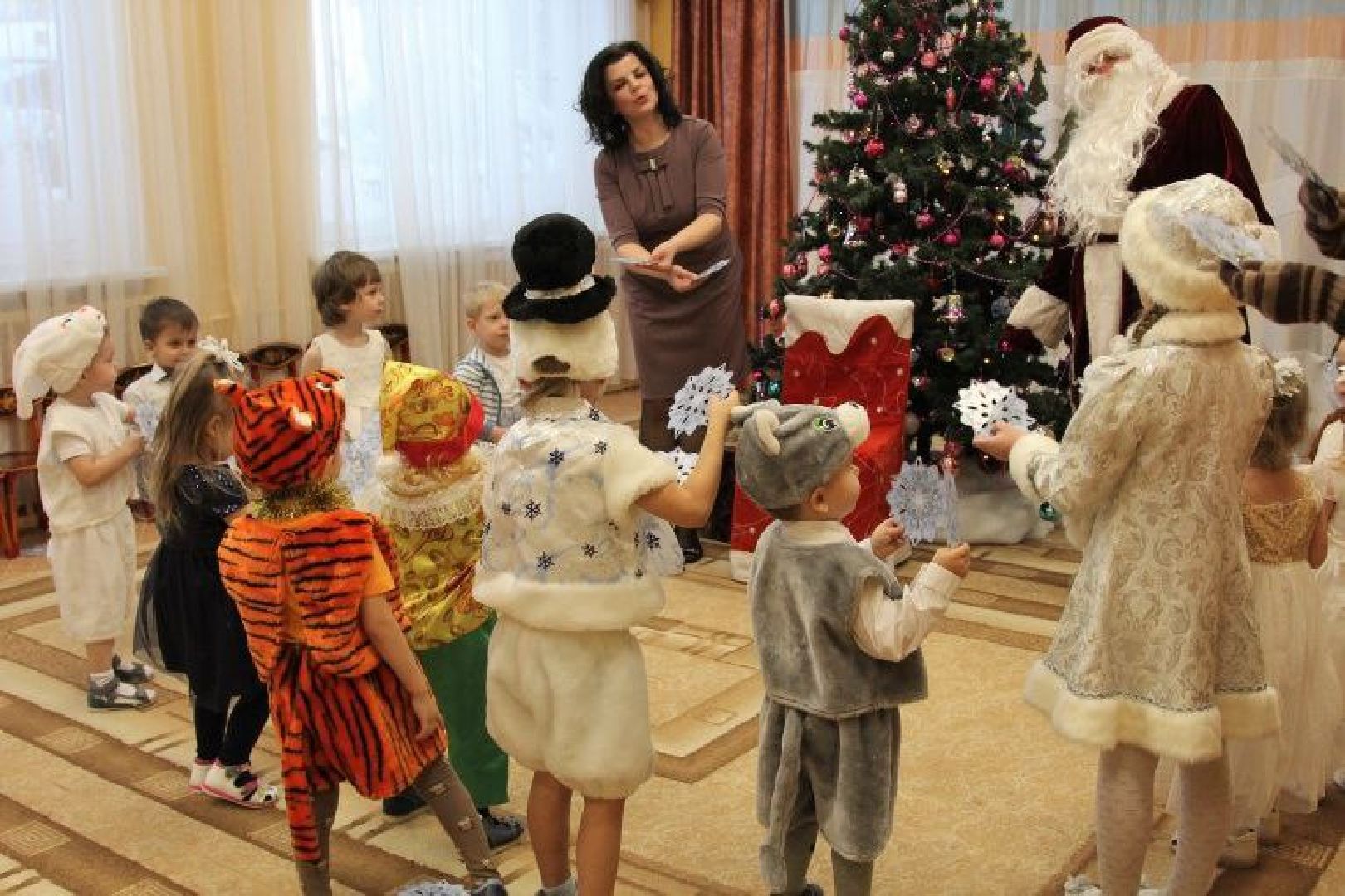 чехов, гимназия 7, дошкольное отделение,  заместитель директора гимназии, елена каргашилова, победитель муниципального этапа конкурса, премия губернатора московской области, номинация дебют, образование,биография, достижения, инновационные технологии, умные решения, нестандартные учебные практики,