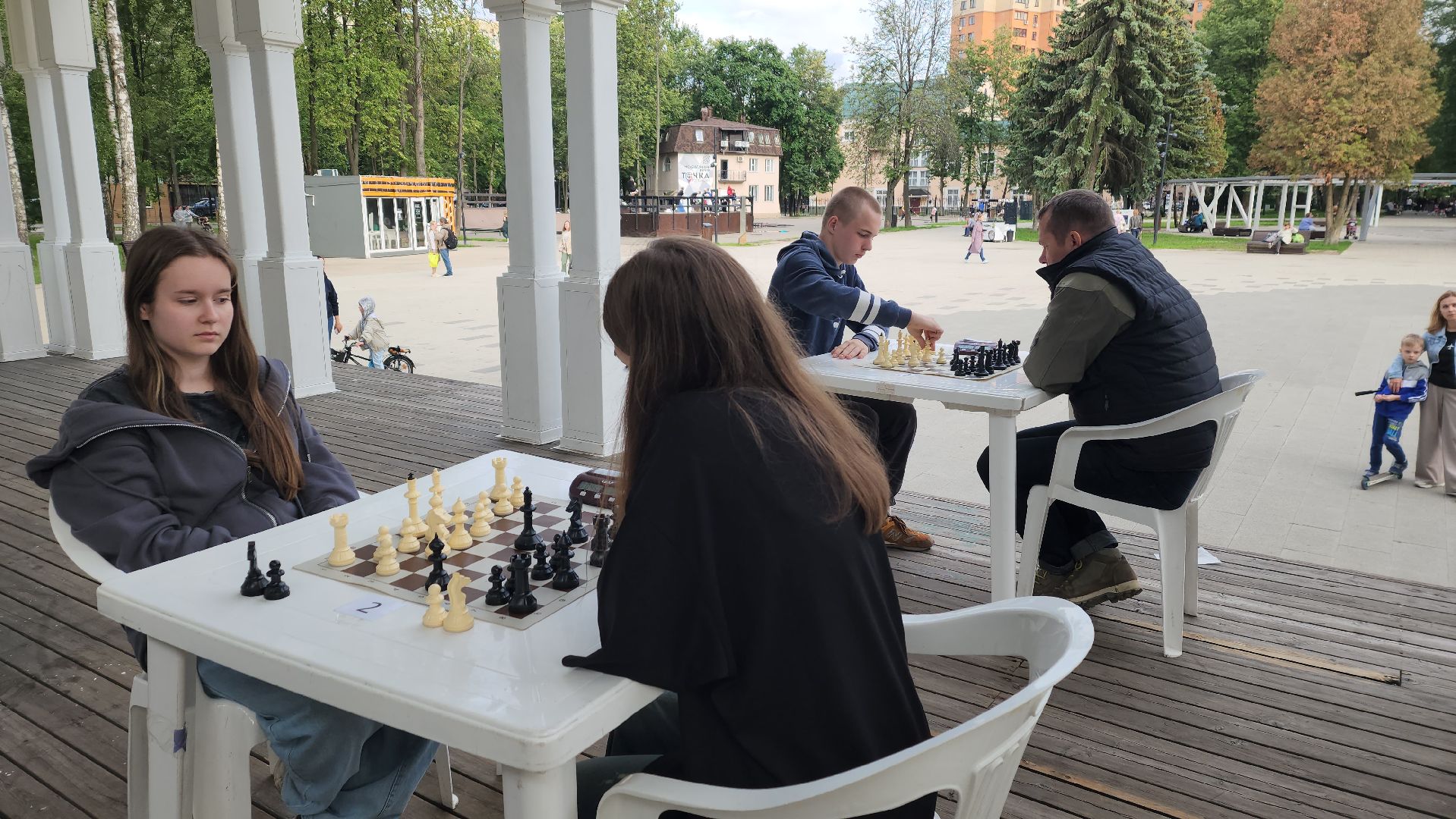 вертикалки, шахматы, турнир, центральный парк,шахматы для детей, шахматный турнир,лето, шахматисты,спорт,