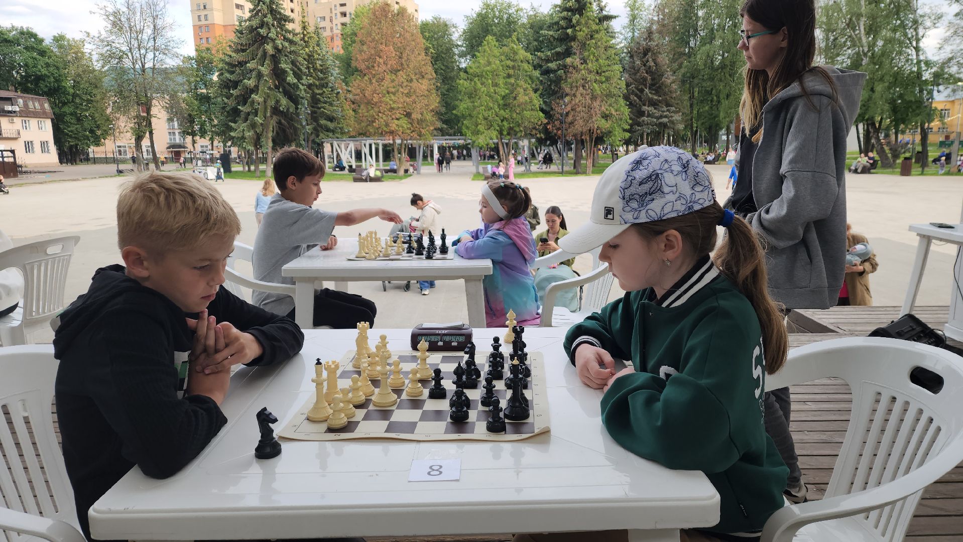 вертикалки, шахматы, турнир, центральный парк,шахматы для детей, шахматный турнир,лето, шахматисты,спорт,