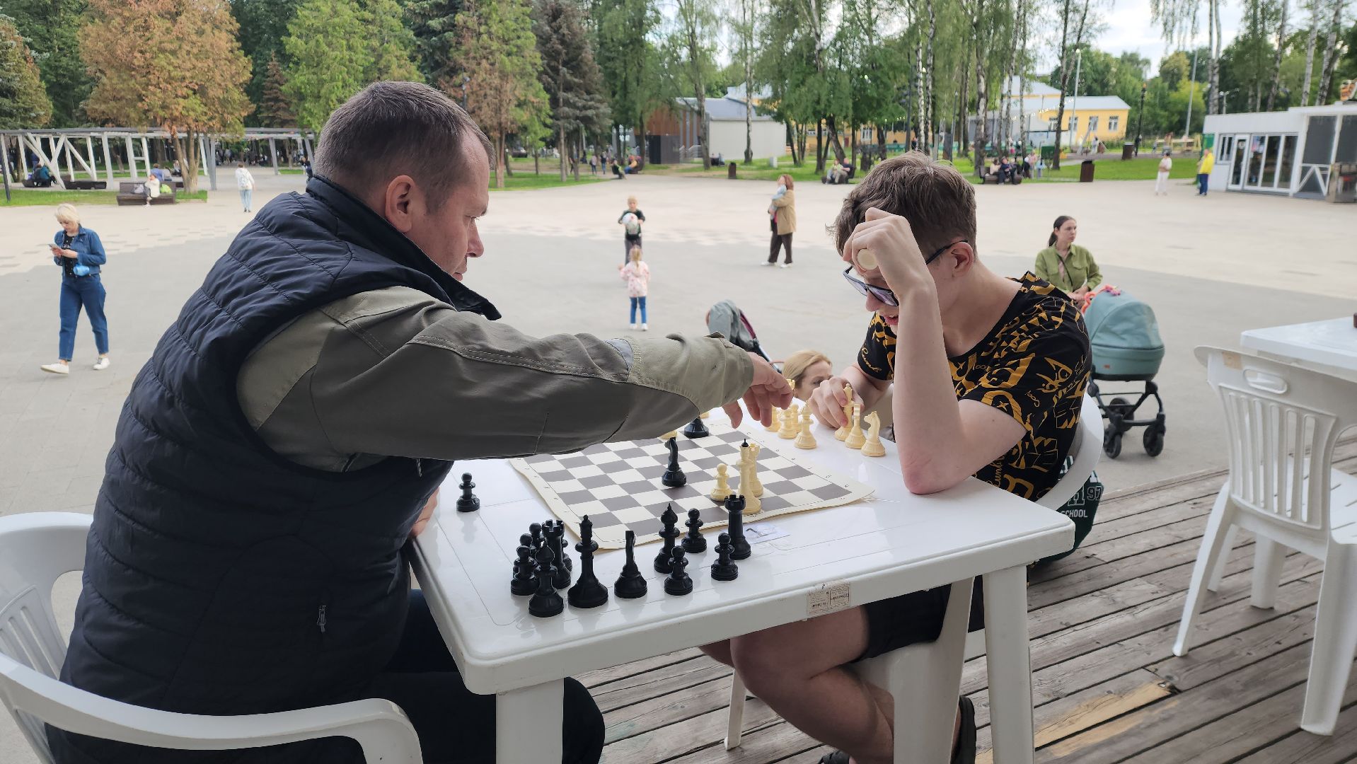 вертикалки, шахматы, турнир, центральный парк,шахматы для детей, шахматный турнир,лето, шахматисты,спорт,